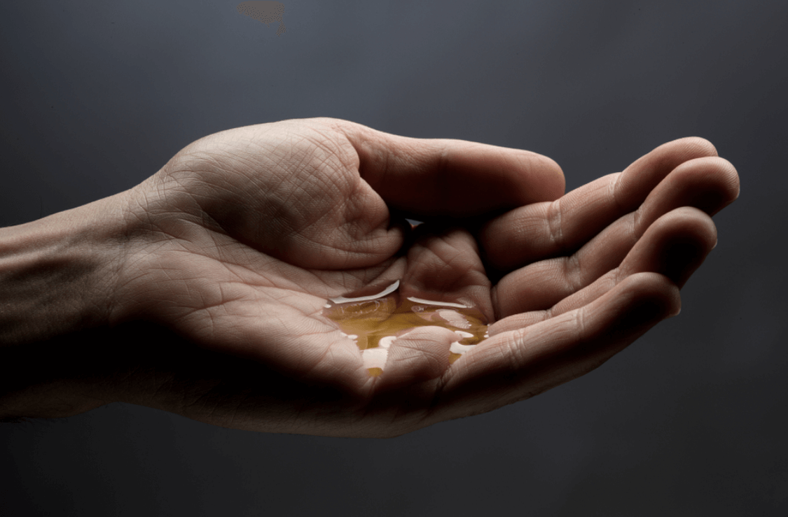 Por que o óleo de massagem é importante em uma terapia relaxante?