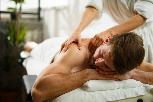 Principais mitos sobre massagem terapêutica desmentidos
