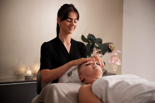 É seguro agendar uma sessão de massagem durante a gravidez