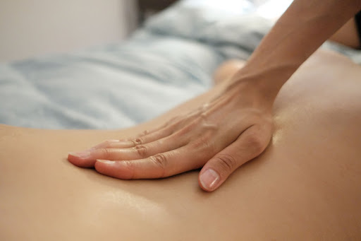 Confira a origem da massagem Nuru e onde fazer essa terapia no Rio de Janeiro